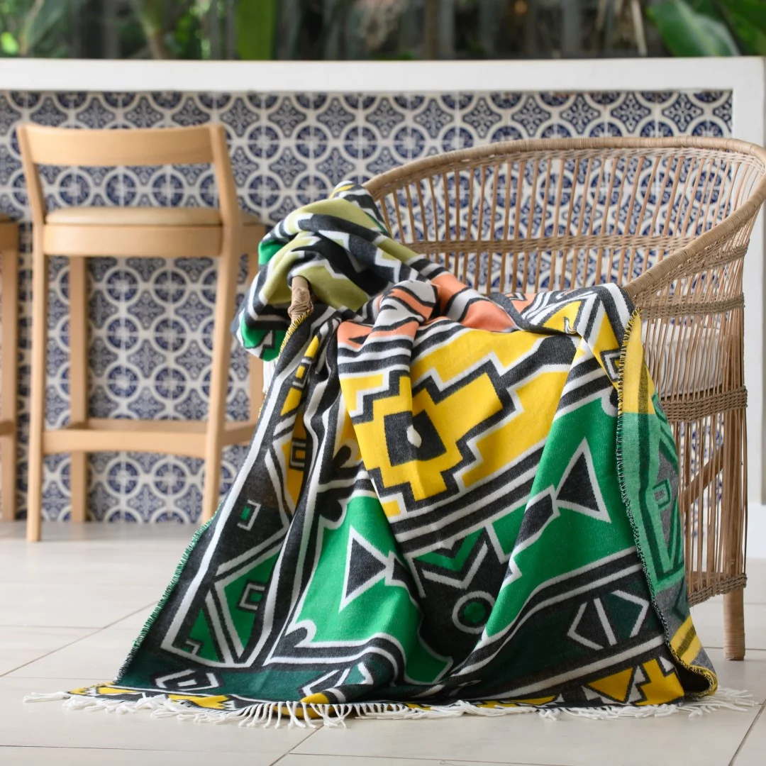 Bella Vita Throw Ndebele Art Apple Green (My Africa) 140x180cm Single (Copy)