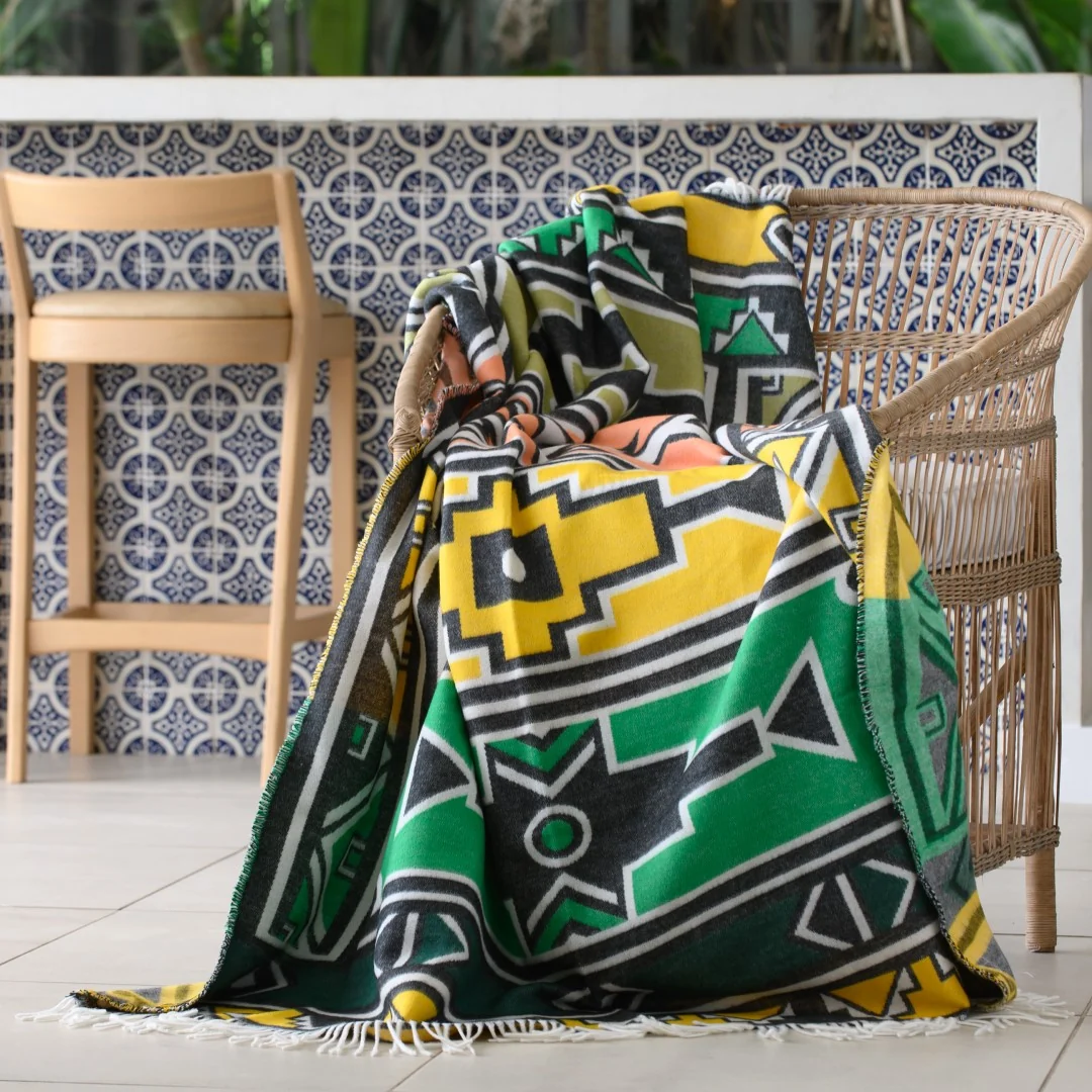 Bella Vita Throw Ndebele Art Apple Green (My Africa) 140x180cm Single (Copy)