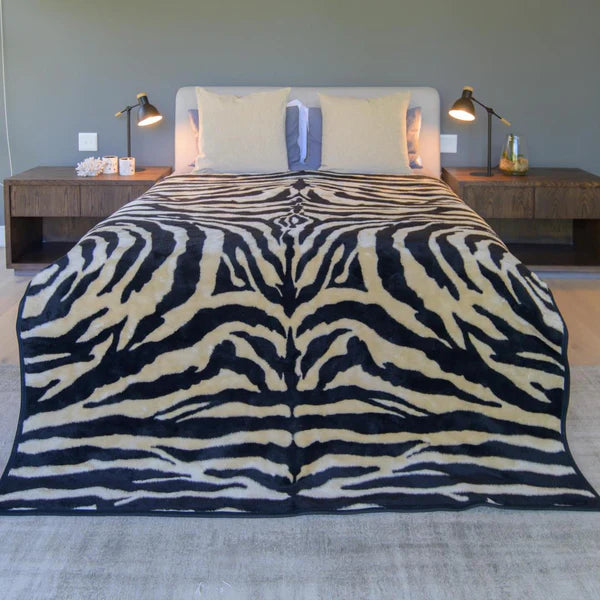 Belfiore Finesse Zebra Furpile Blanket (Black and Natural)