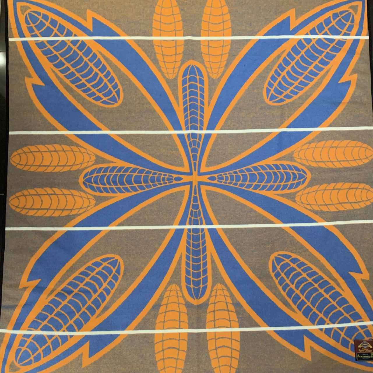 Seanamarena poone, orange and blue, black panther